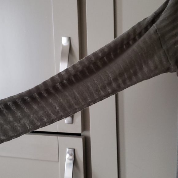 Shae moss green burnout side zip sweater. Sz small - Picture 6 of 8